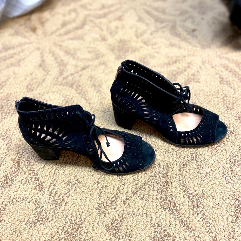 Vince Camuto Tarita Cutout Sandals, black-size 8.5